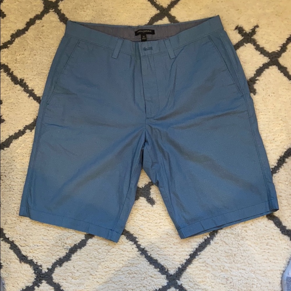 Men’s golf shorts